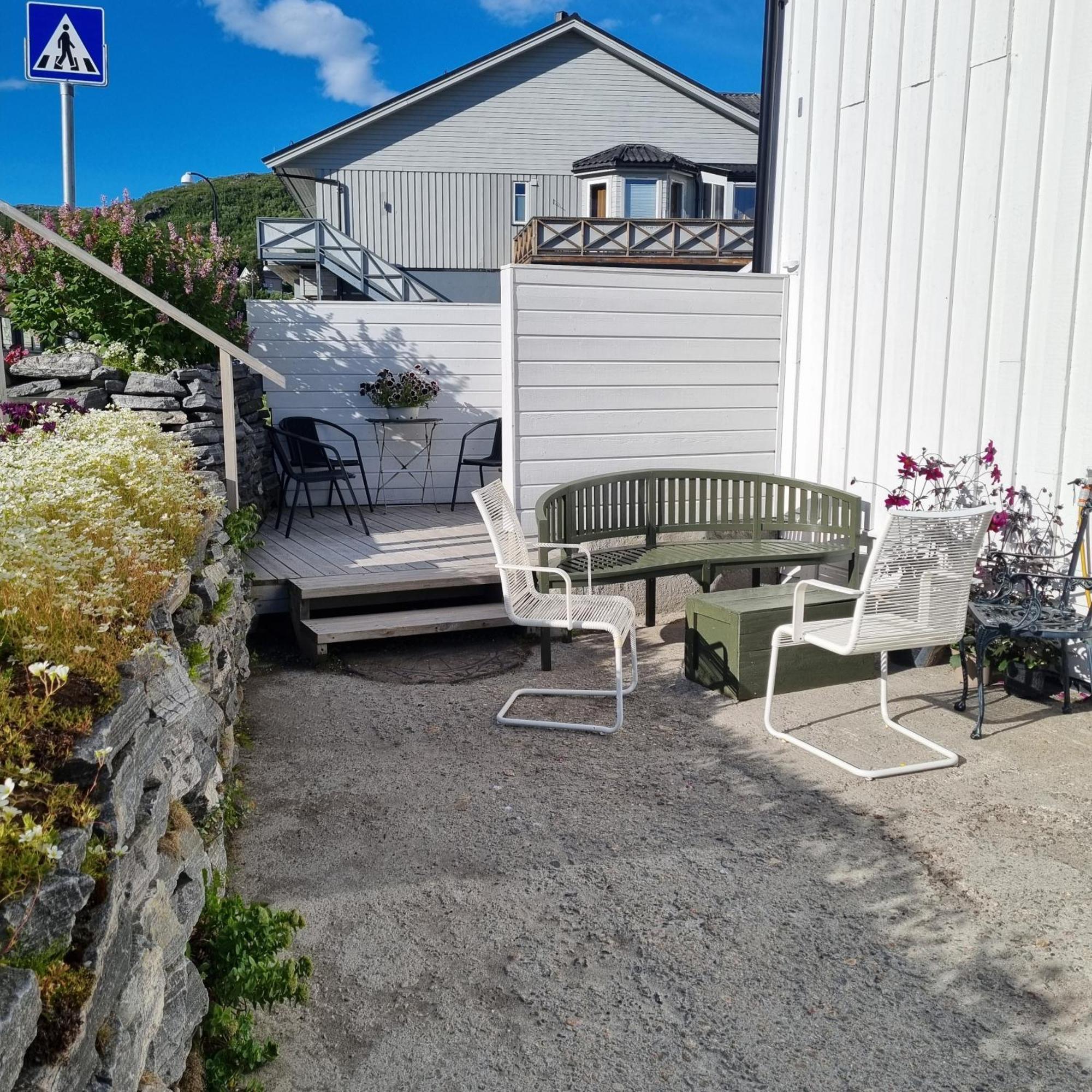 Loftsleilighet Midt I Sentrum Skjervoy Exterior photo